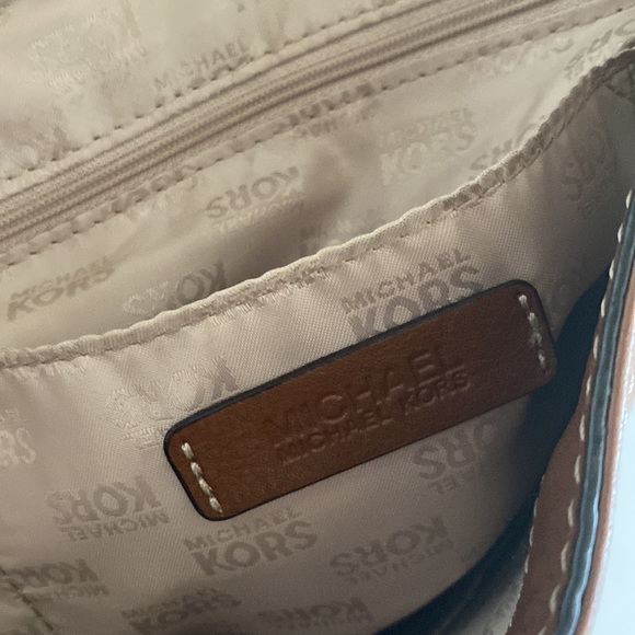 Michael Kors. 'jet Set' Code: B-1206 Taupe Brown Suede Leather Tote. - Picture 9 of 13